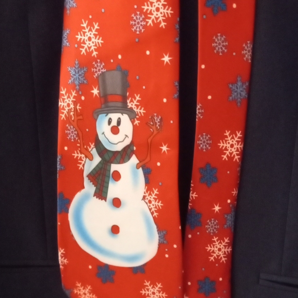 3 for $10: Snowman Christmas tie - Picture 3 of 5